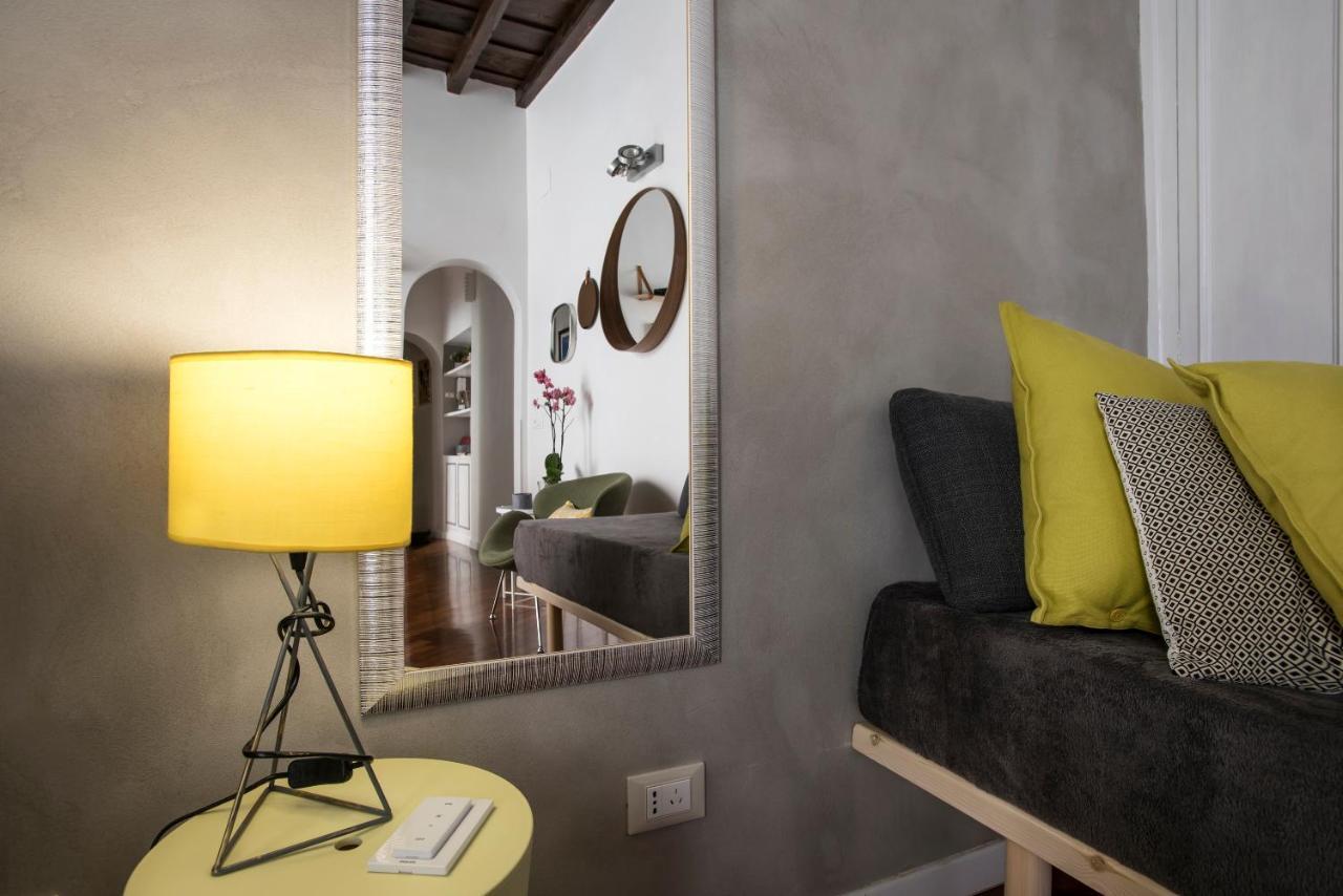 Near Trevi Fountain Apartment