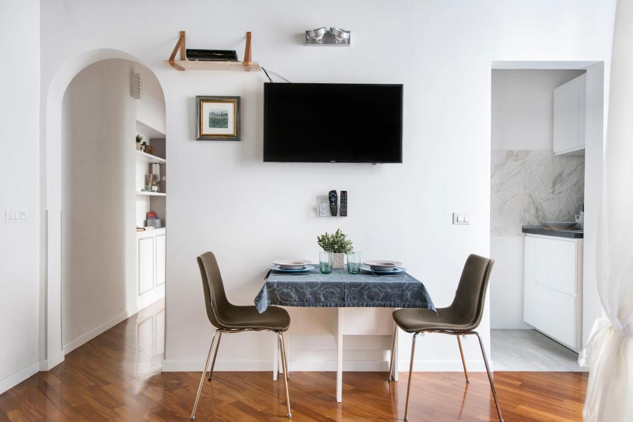 Apartment Near Trevi Fountain